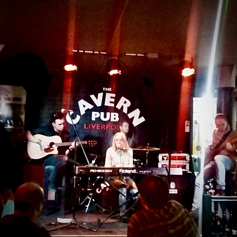 Ian Prowse Mondays — The Cavern Pub, Liverpool, photograph 3 of 3