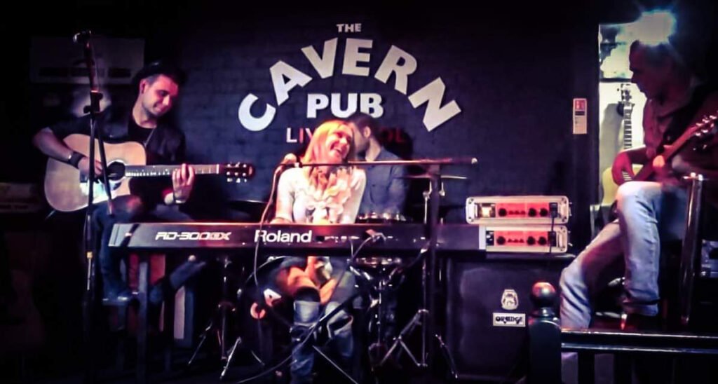 Ian Prowse Mondays — The Cavern Pub, Liverpool, photograph 1 of 3