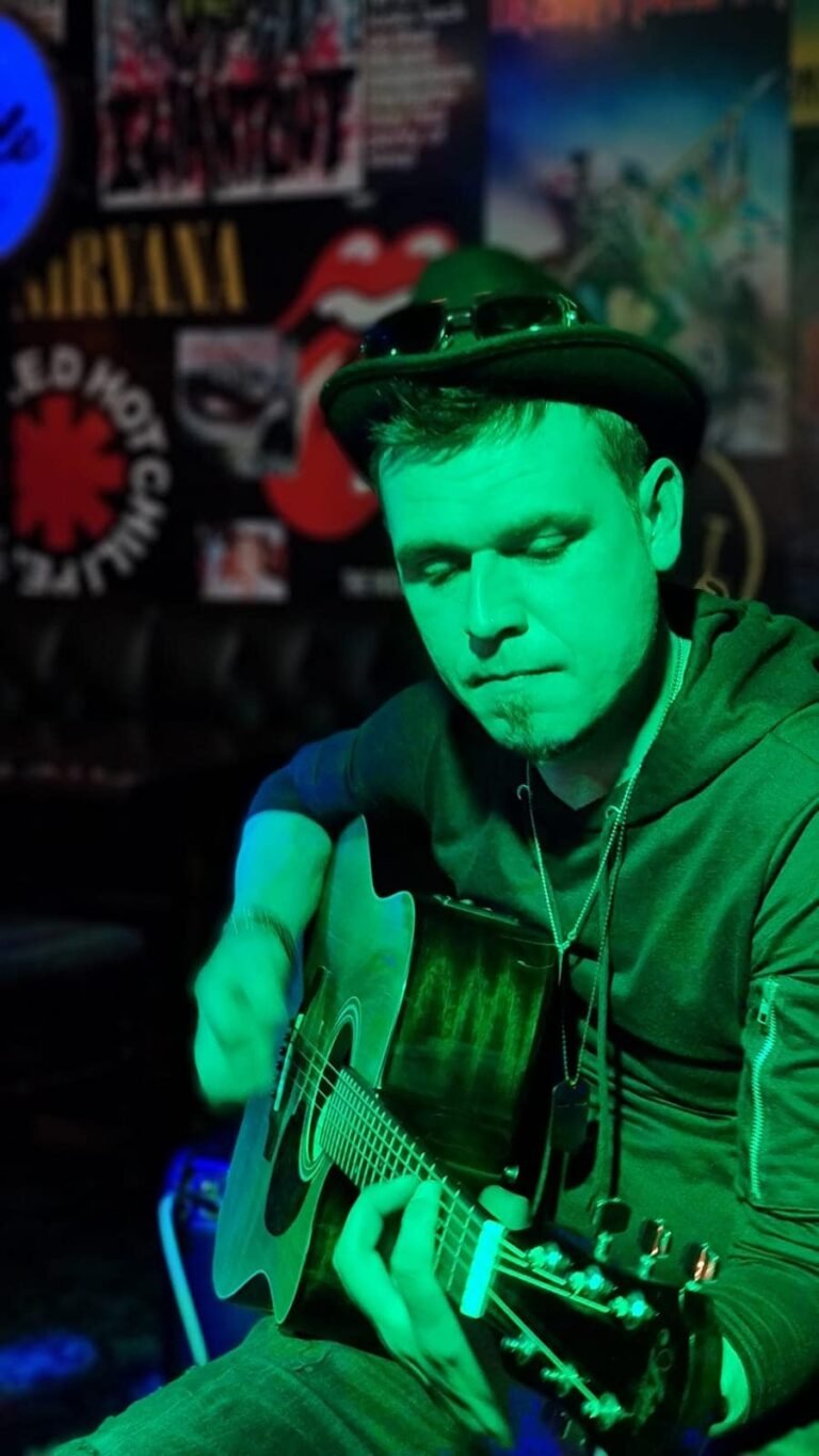 Acoustic Sunday with Berni Lee — The Saddle, Chester, photograph 5 of 6